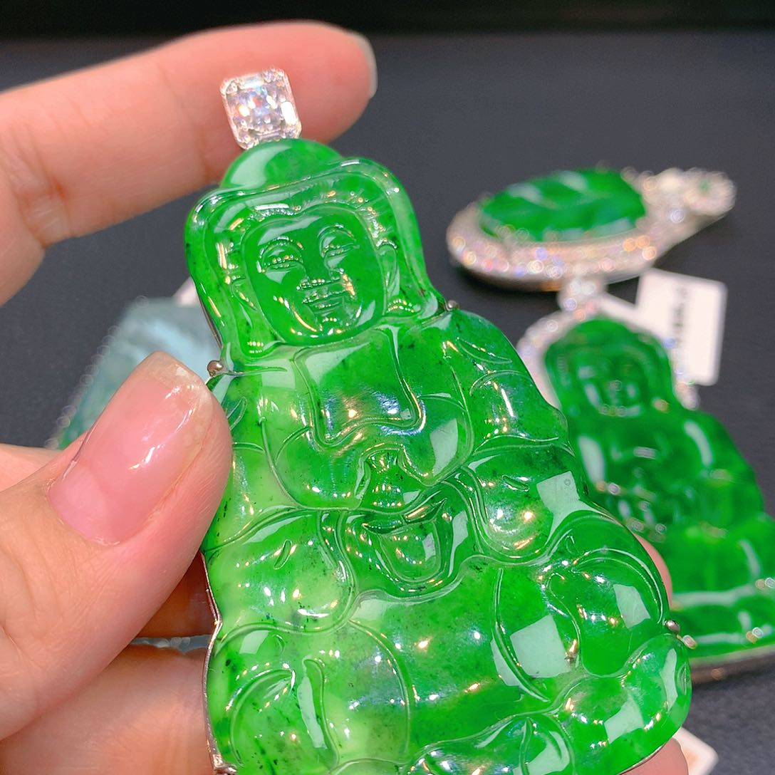 翡翠颈饰未镶嵌翡翠