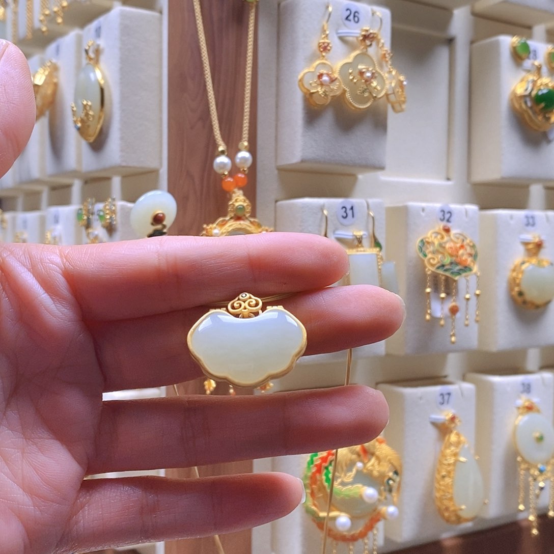 和田玉颈饰银S925镶嵌