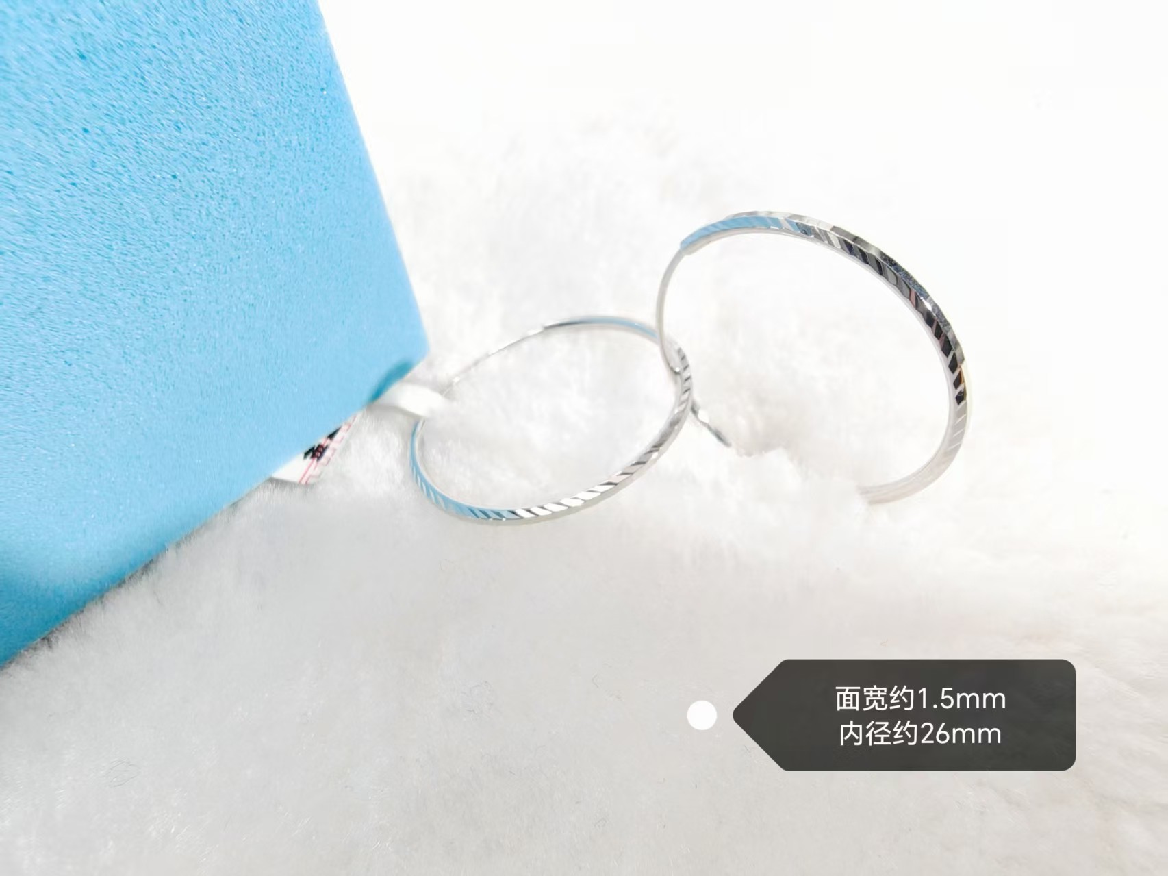 PT950铂金耳饰 简约光面镭射铂金耳圈  时尚简约大圈百搭