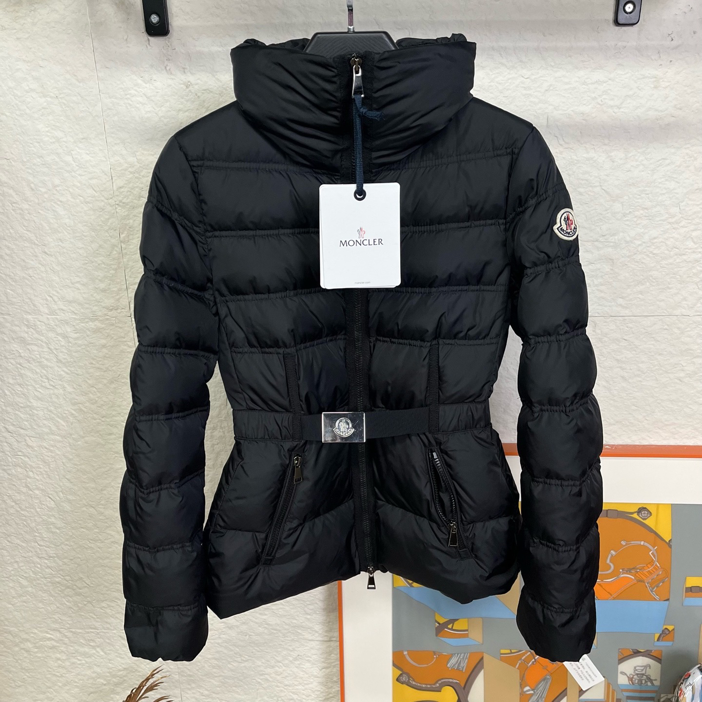 99新 MONCLER 女款收腰羽绒服/0码/2511224