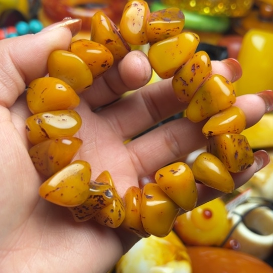 琥珀手串未镶嵌蜜蜡