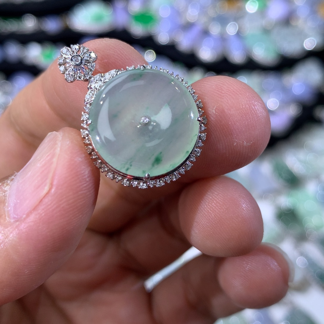 翡翠18K金镶嵌吊坠(不含链)