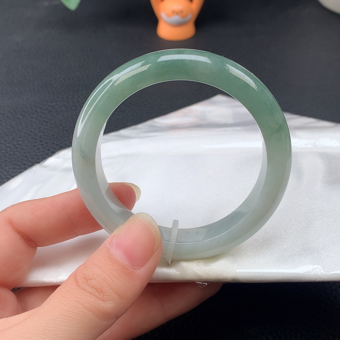 翡翠未镶嵌手镯翡翠