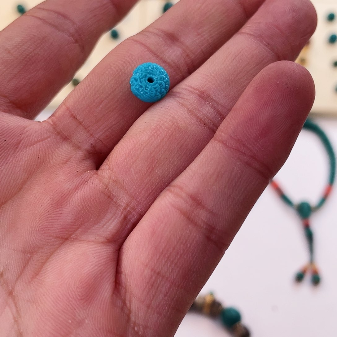 绿松石颈饰未镶嵌