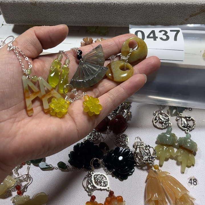 *****蛇纹石玉未镶嵌耳饰