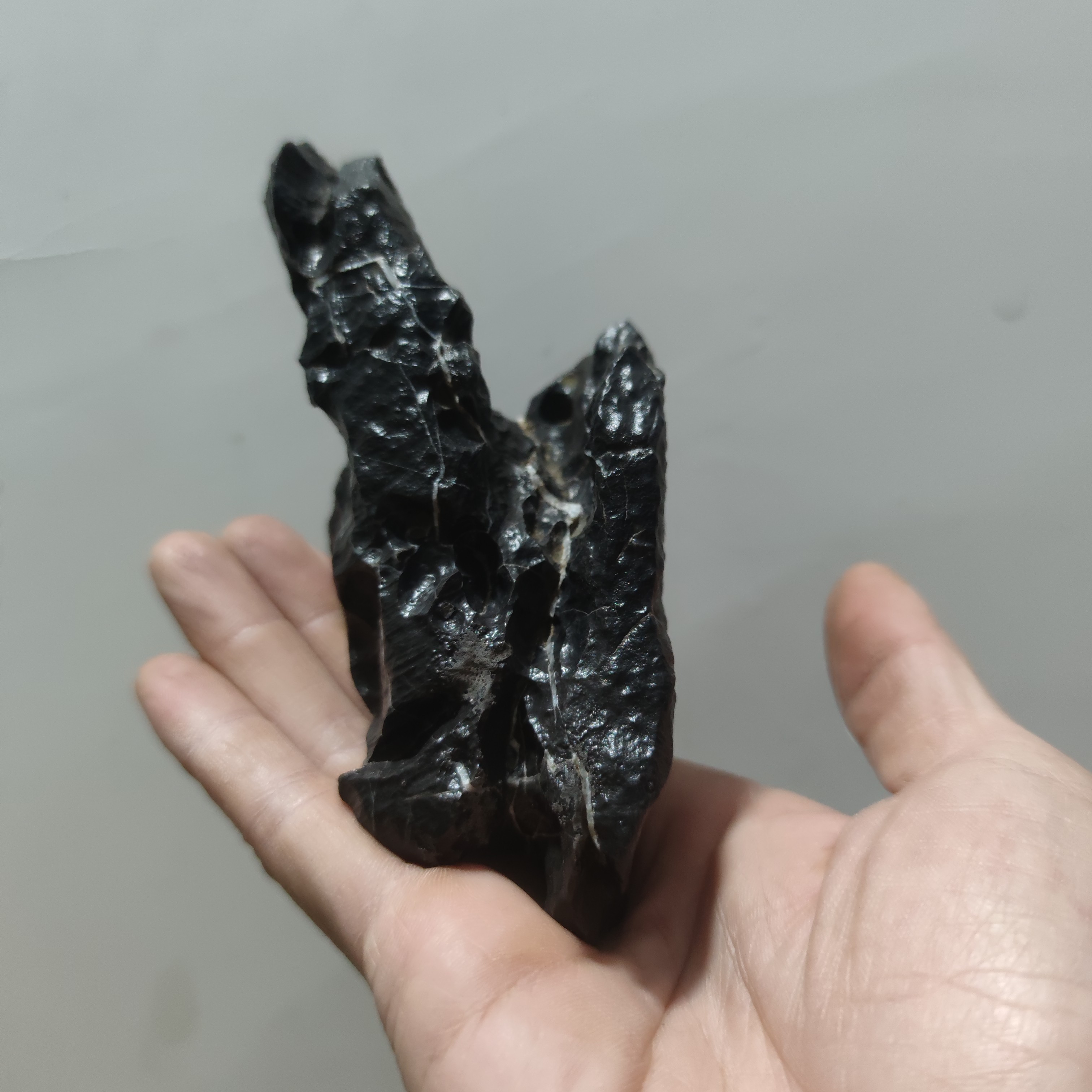 广西墨太湖石奇石摆件手把玩件造景石