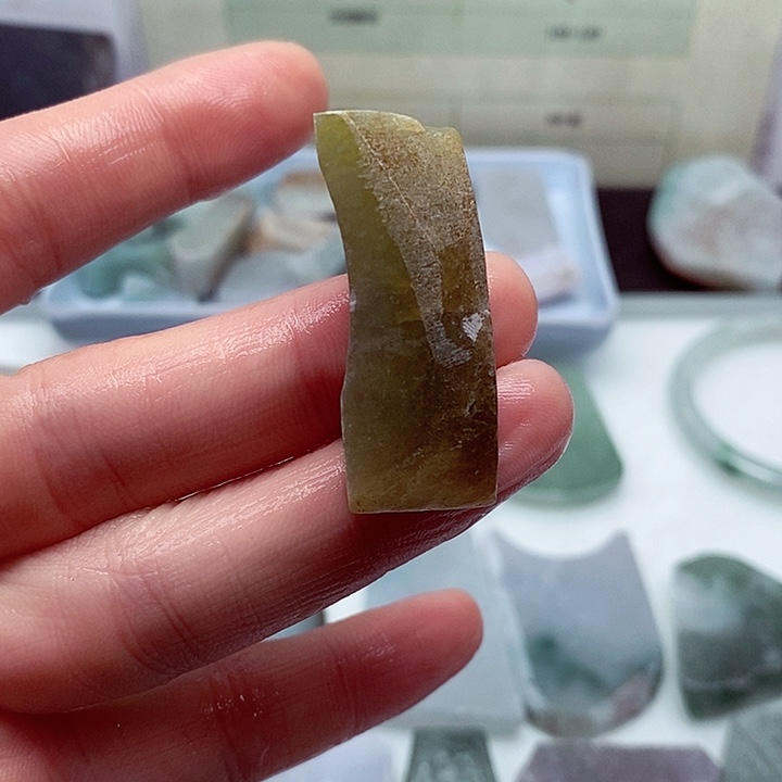 翡翠颈饰未镶嵌缅甸翡翠A货边角