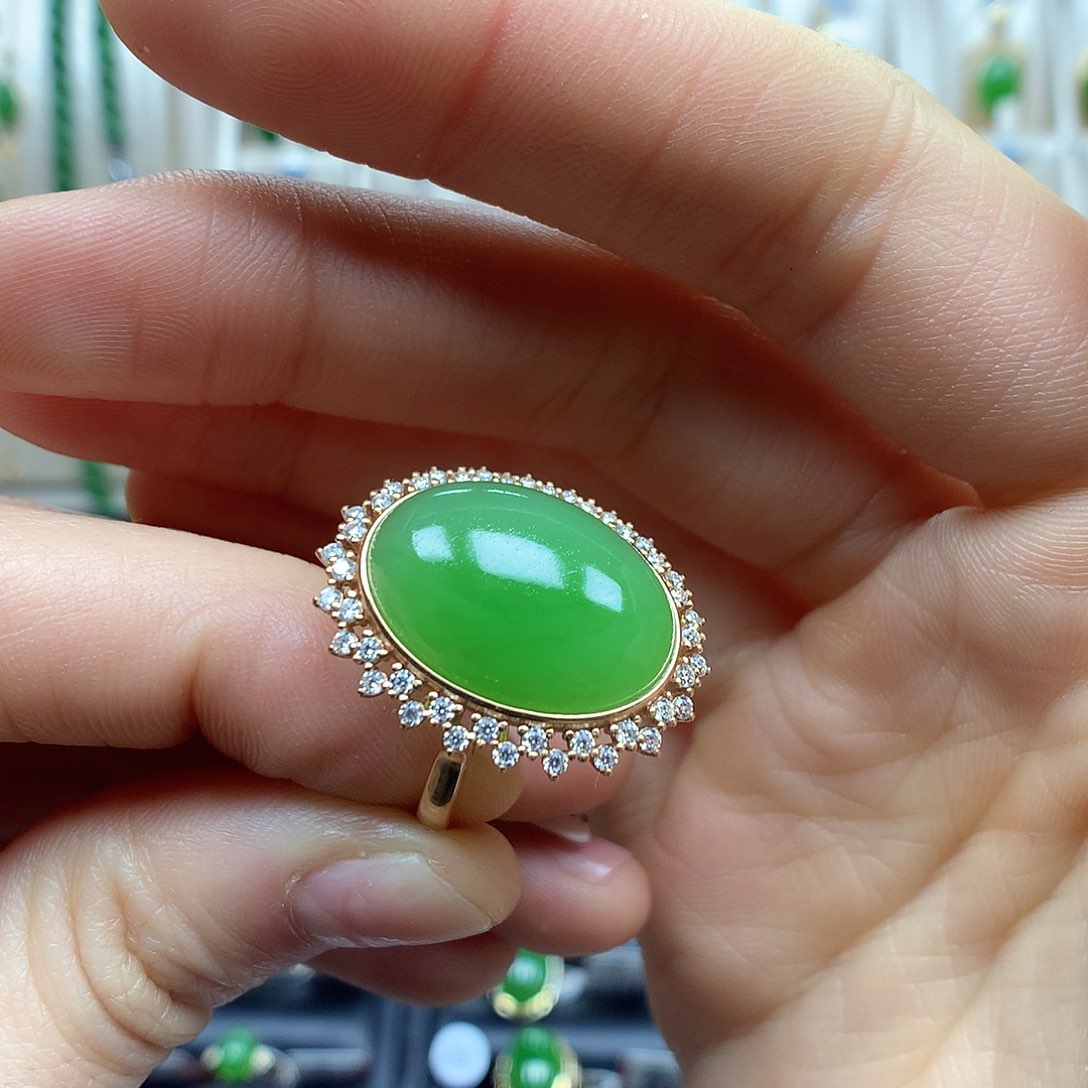 和田玉戒指18K金镶嵌14×19