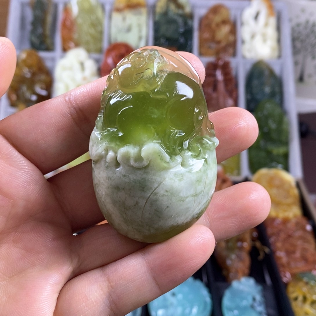 合金蛇纹石玉颈饰