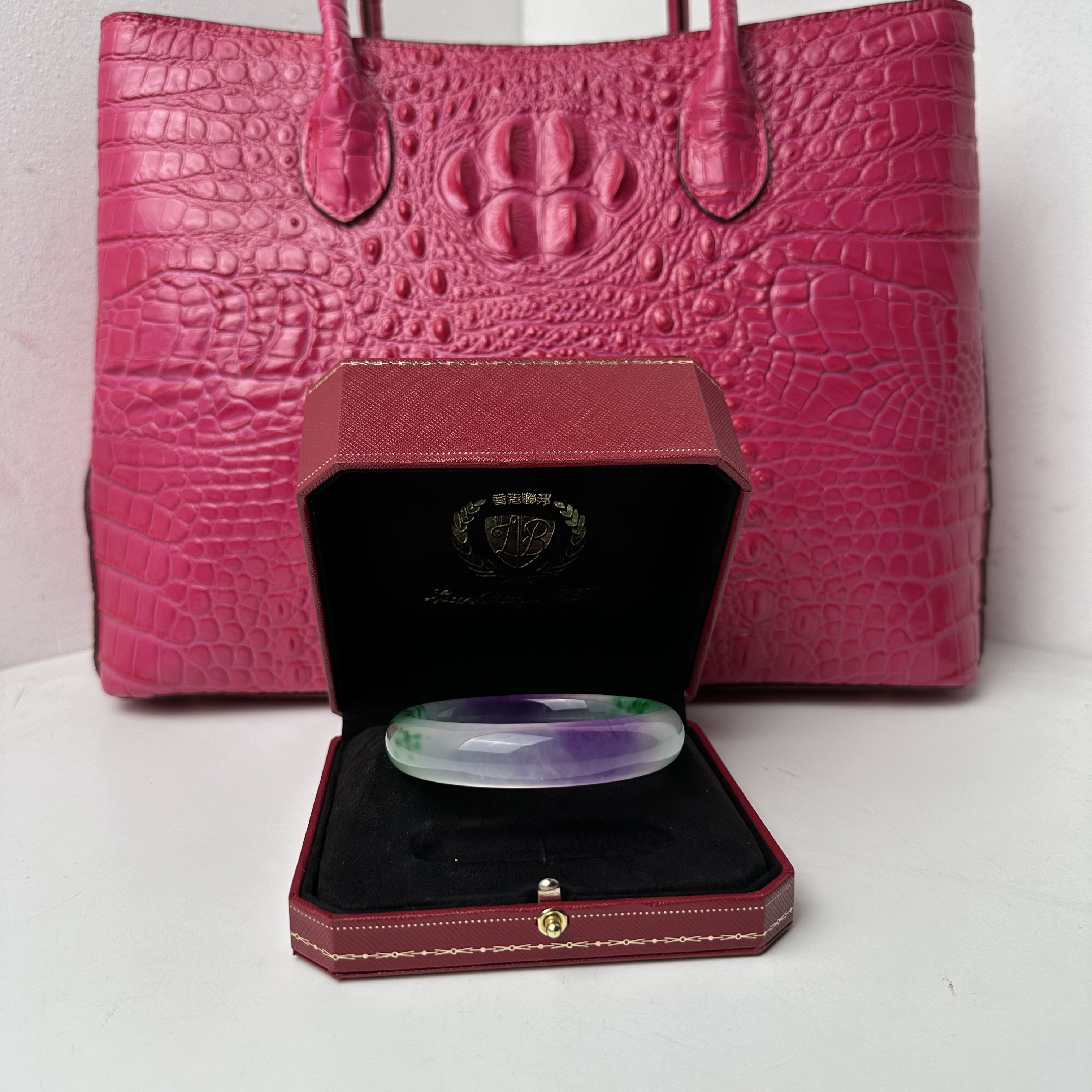 4802手镯-收藏级轻奢时尚设计手镯送礼盒（多样性发货）