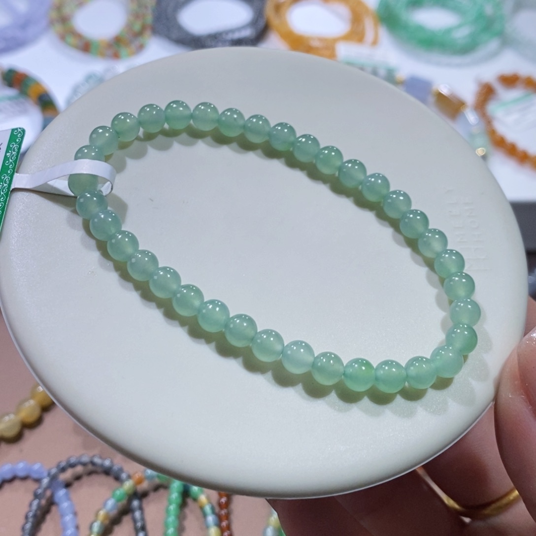 翡翠手链未镶嵌晴绿