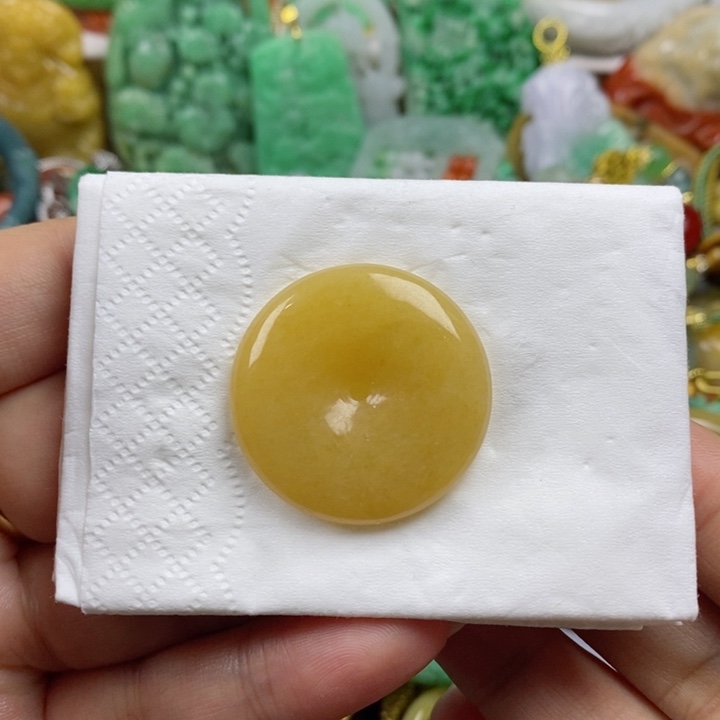 翡翠吊坠(赠链)未镶嵌