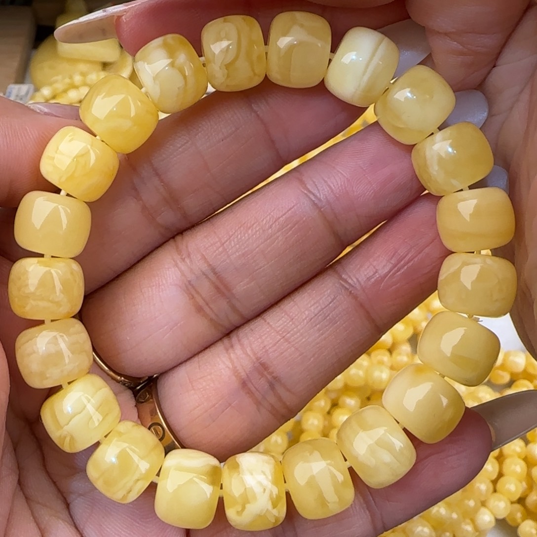 蜜蜡未镶嵌手串妖白花老型手串