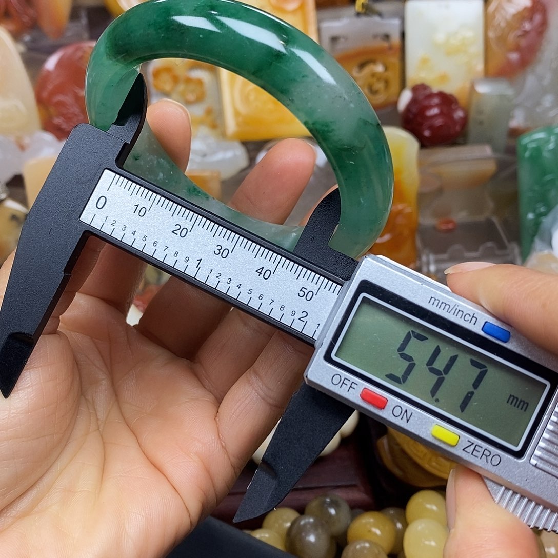 石英质玉颈饰未镶嵌