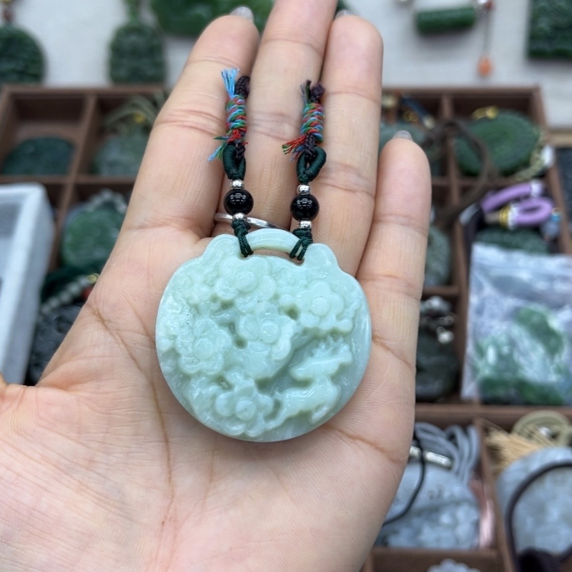 【闪购商品】蛇纹石玉未镶嵌颈饰