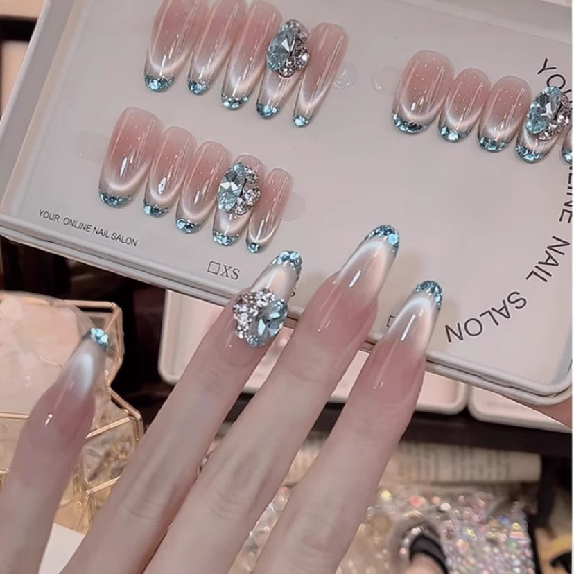 [蓝色多巴胺]纯手工穿戴甲法式腮红渐变高级感纯手作猫眼美甲贴