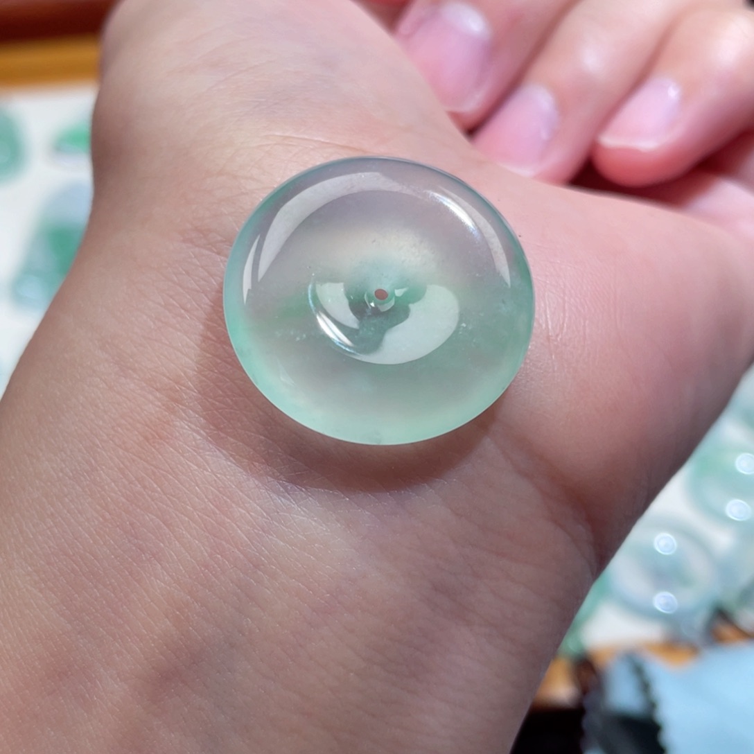 翡翠未镶嵌颈饰扣子