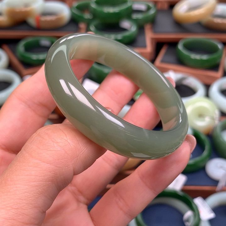 和田玉手镯未镶嵌丽*@