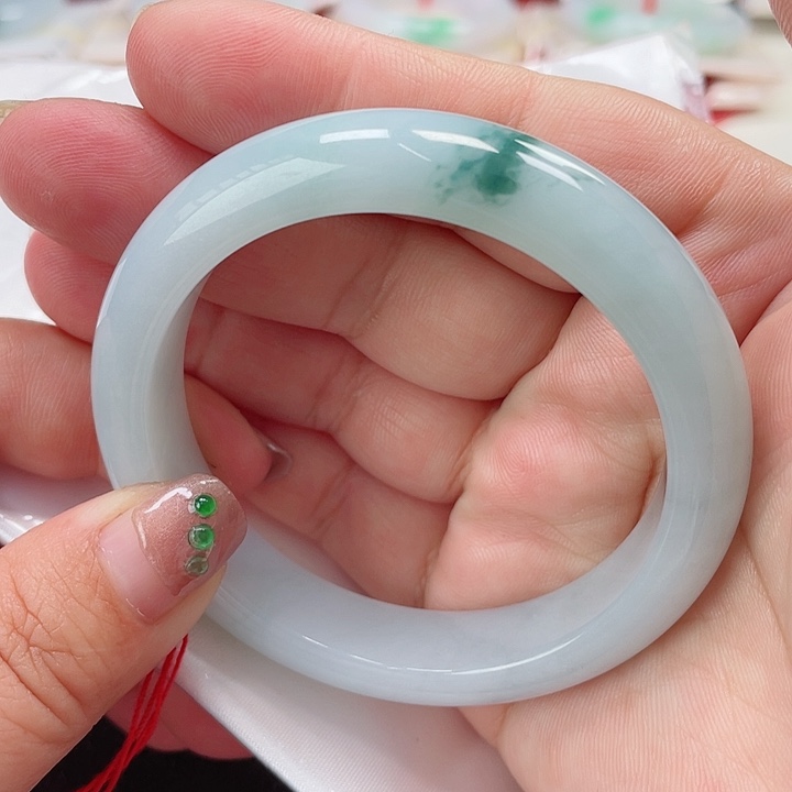 翡翠手镯（圆镯）未镶嵌缅甸翡翠手镯56圈