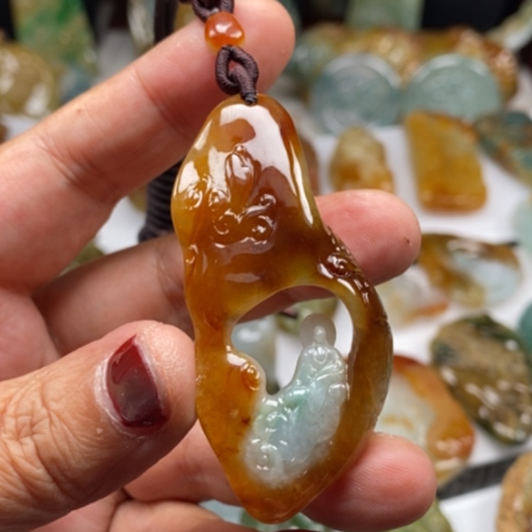 【闪购商品】翡翠颈饰未镶嵌小*妞缅甸翡翠A货吊坠