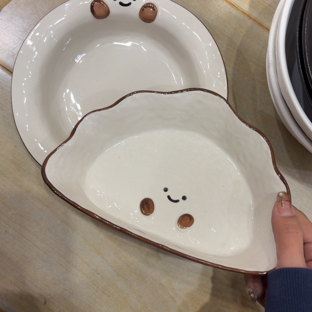 瓷两个两个两个讲个