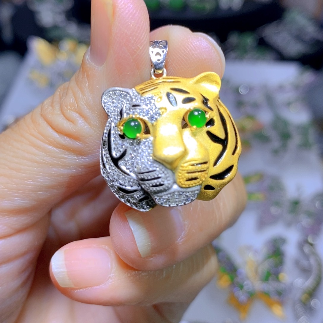 翡翠颈饰银S925镶嵌天然翡翠