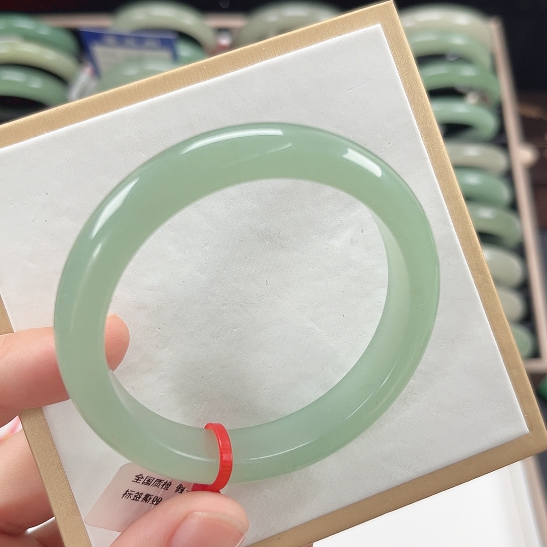 东陵石未镶嵌手镯