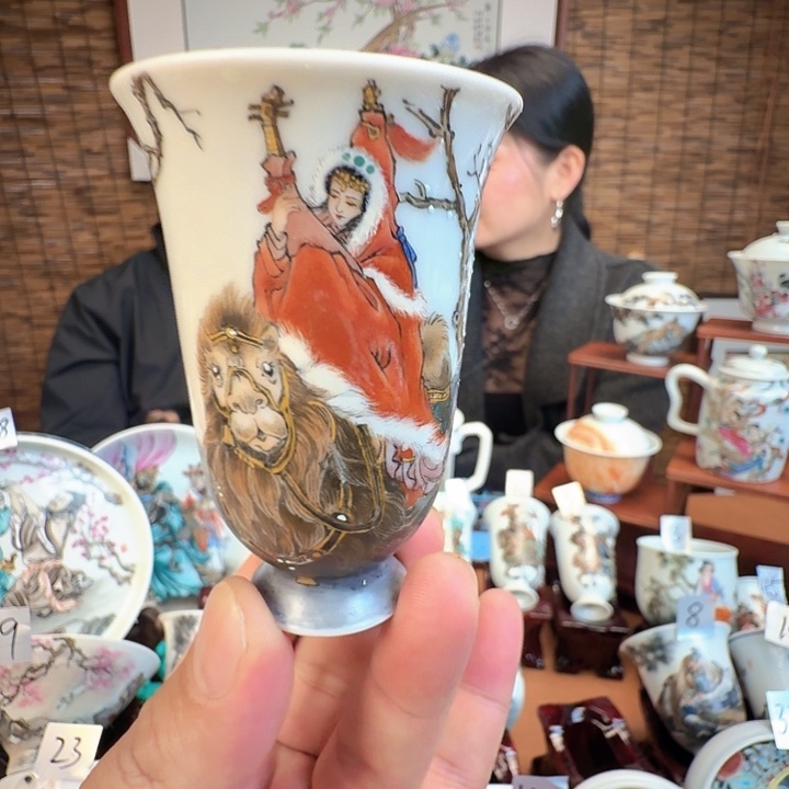 陶摆件昭君出撒手工手会