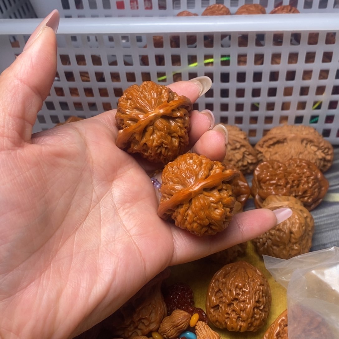 吊坠文玩核桃?****ღ白狮子