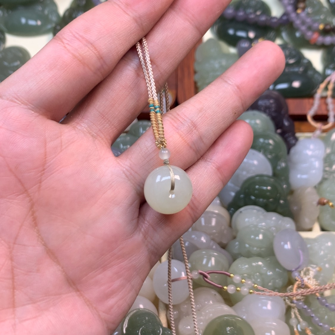 【闪购商品】颈饰未镶嵌和田玉七*一