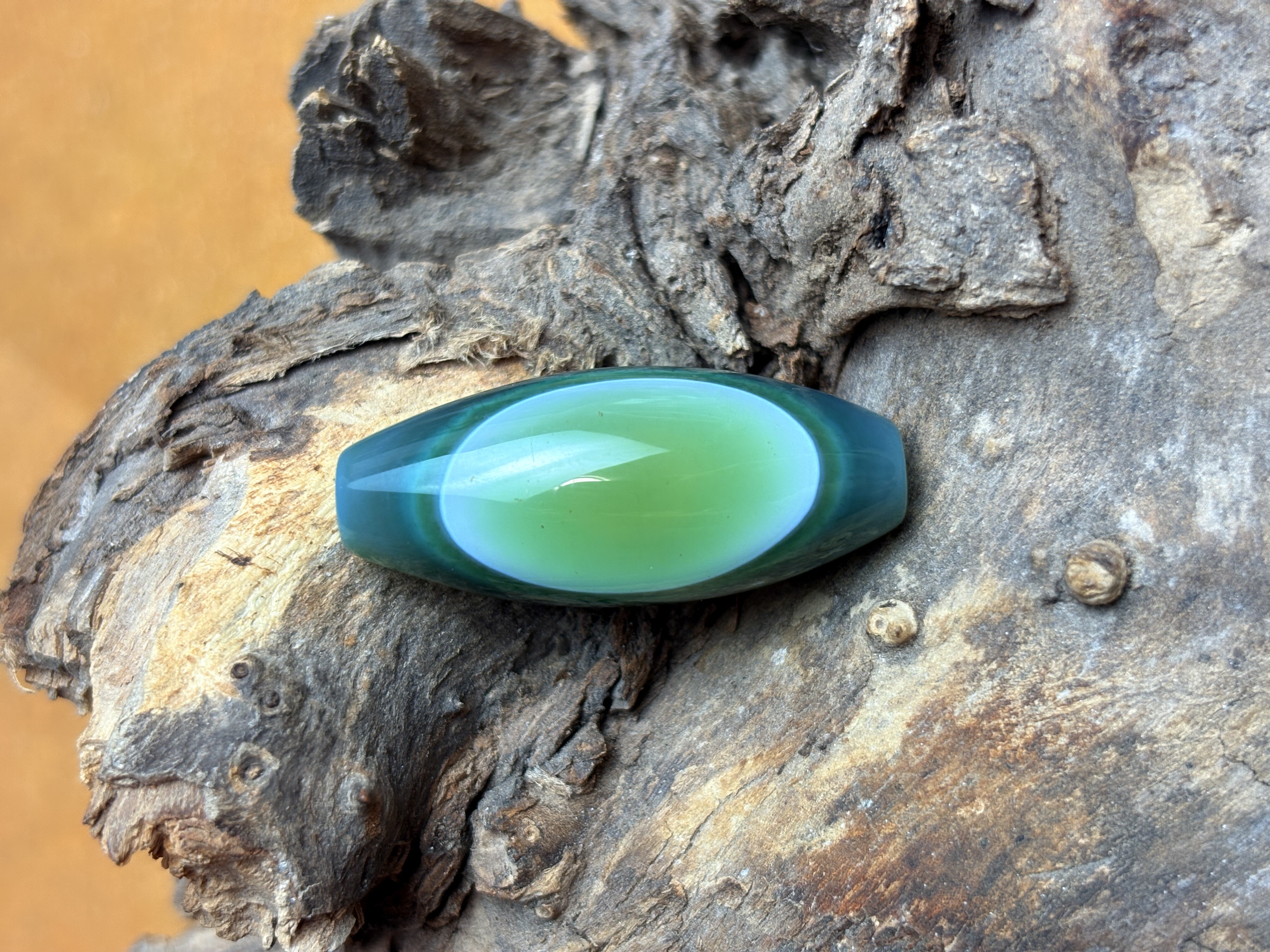 玉化大圆眼瓷白水晶底  尺寸：38.1mm×16.3mm