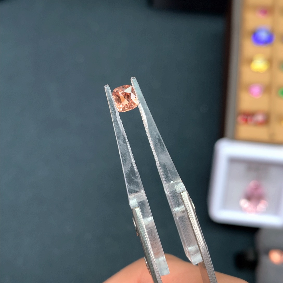 尖晶石裸石未镶嵌