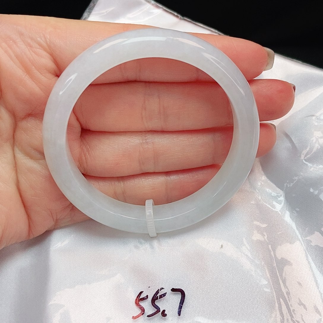 翡翠手镯未镶嵌正