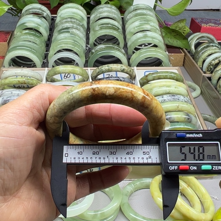 蛇纹石玉未镶嵌手镯45