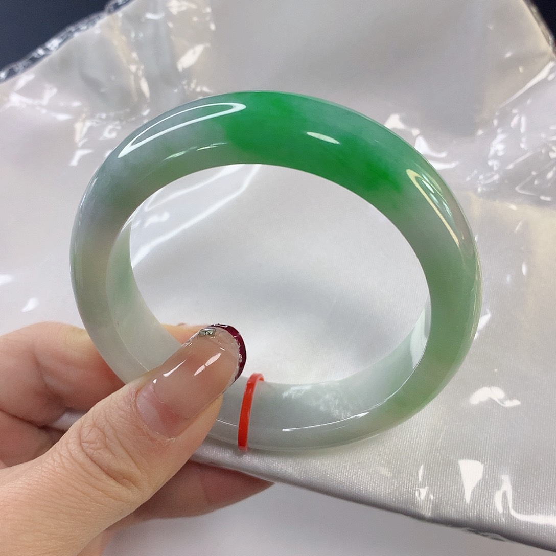 翡翠手镯未镶嵌56轮胎飘绿翡翠手镯1625