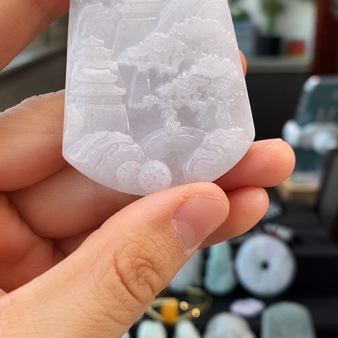 翡翠未镶嵌颈饰山水