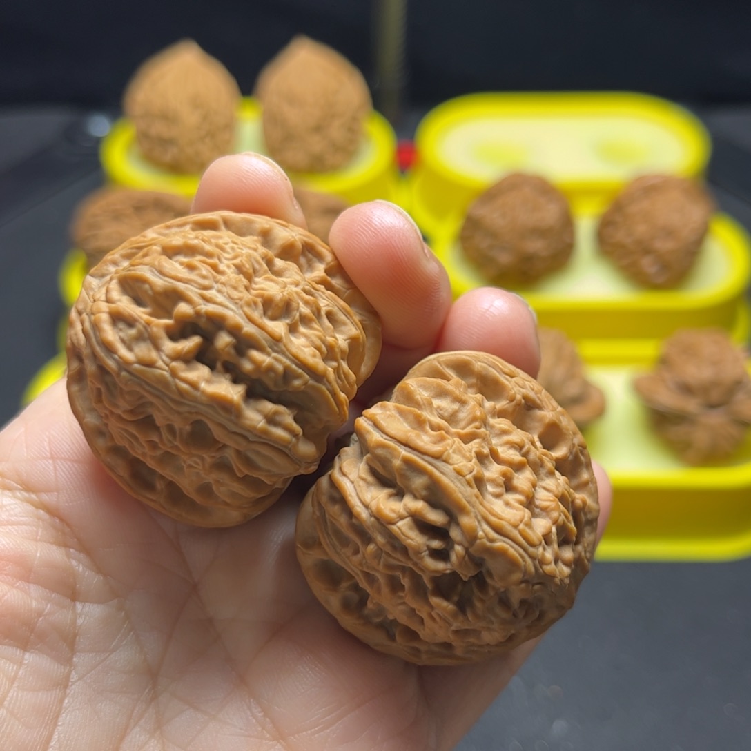 文玩核桃吊坠龙*三角白3.9