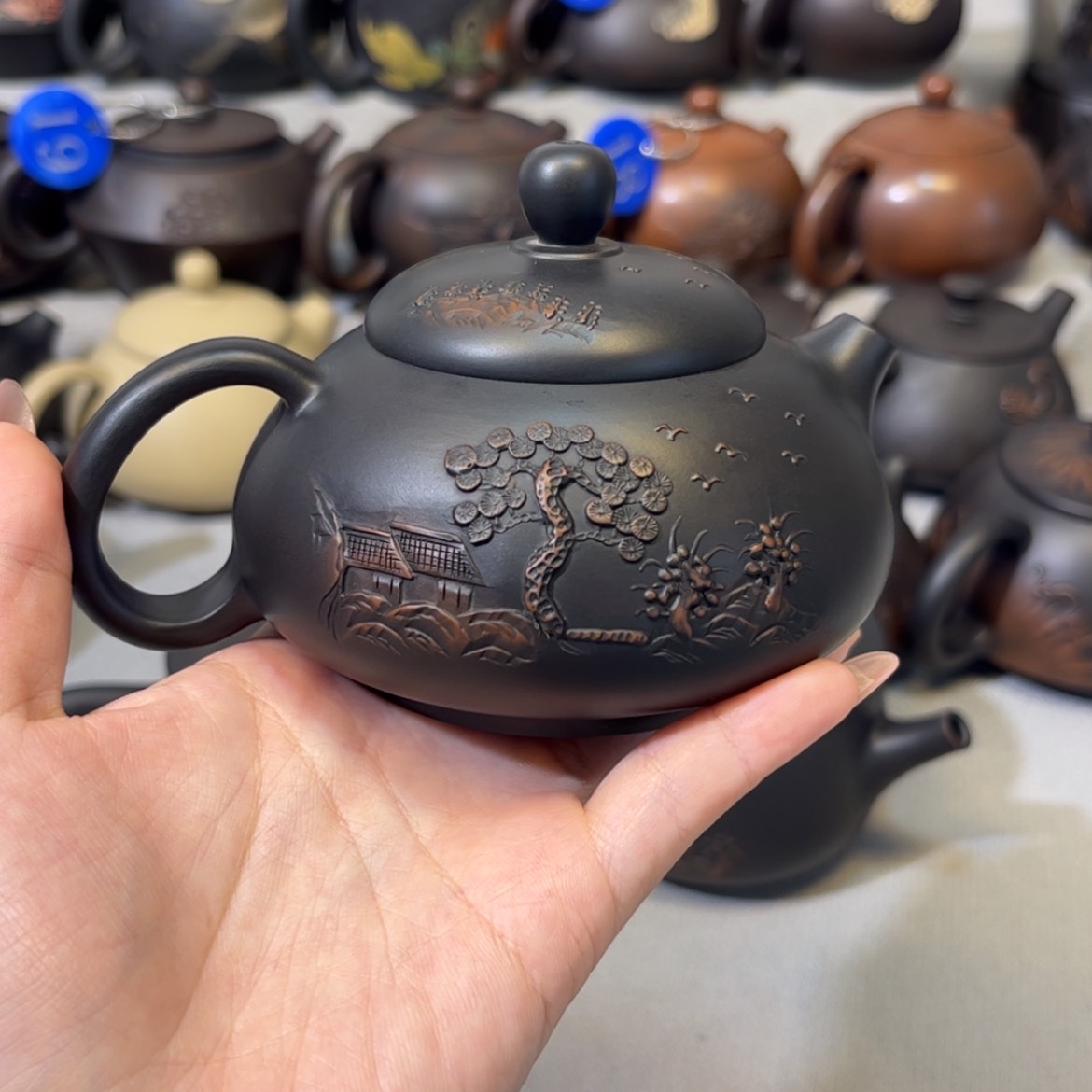 【闪购商品】@**?红泥 微瑕 容量 200c c