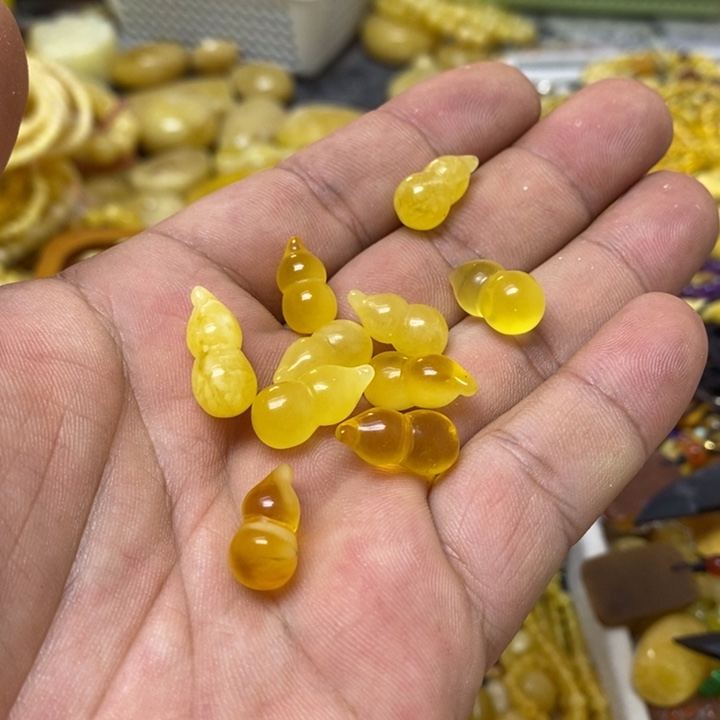 蜜蜡未镶嵌裸石多样性发货其二