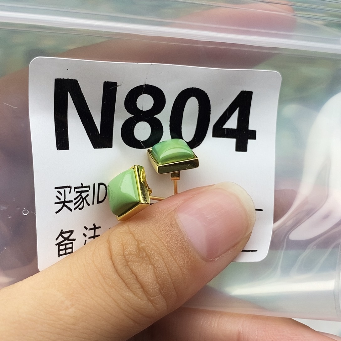 熊***宝未镶嵌绿松石配饰