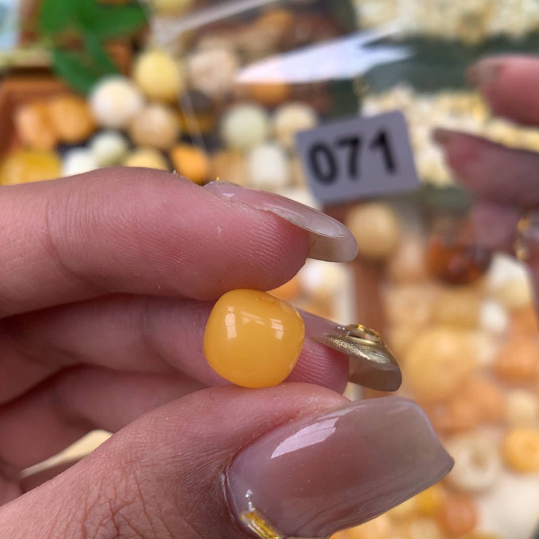 琥珀珠宝奇石未镶嵌9.3