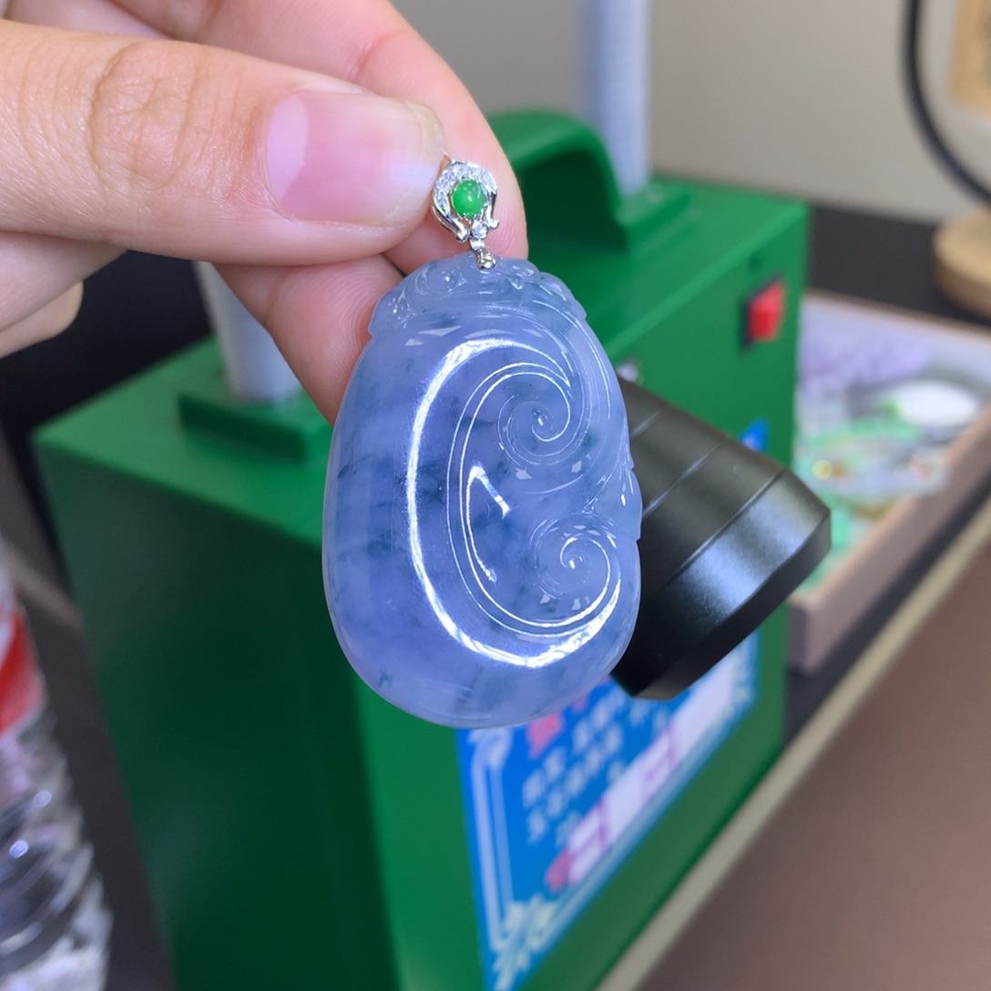 翡翠颈饰18K金镶嵌翡翠