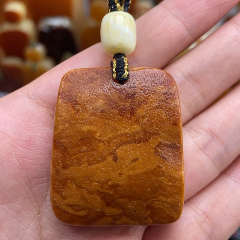 【闪购商品】未镶嵌吊坠(赠链)琥珀