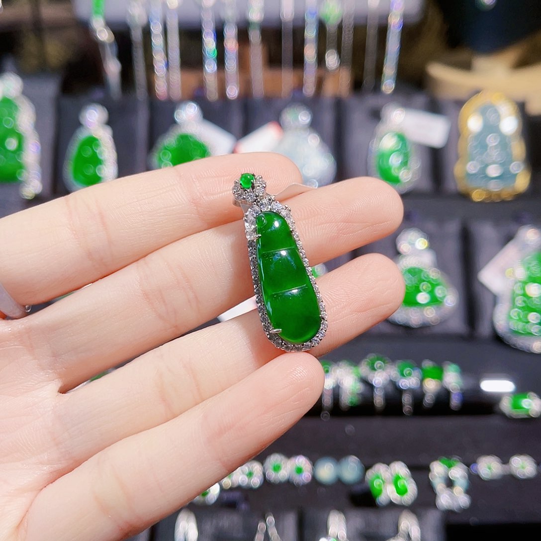 翡翠吊坠(不含链)银S925镶嵌福豆