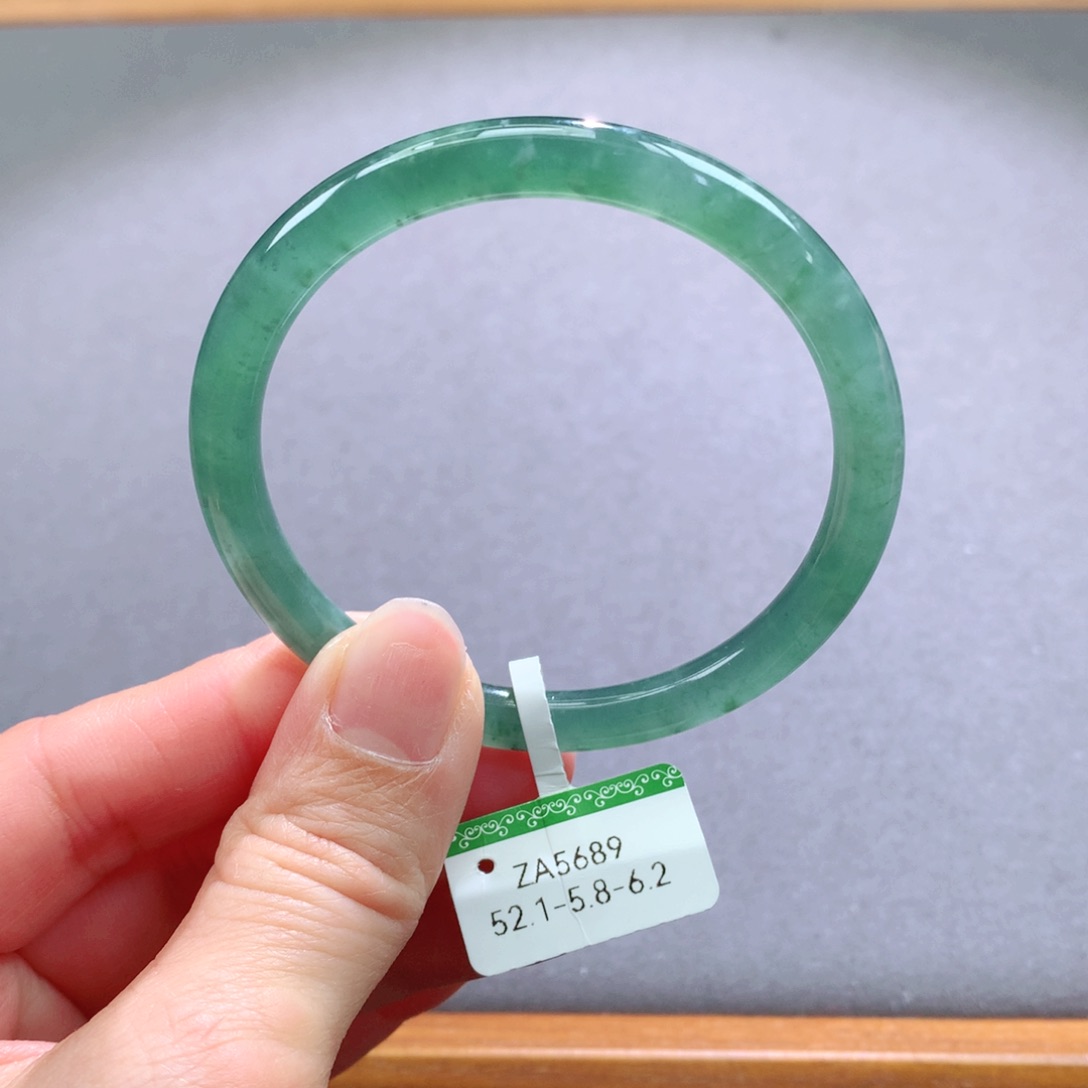 翡翠手镯未镶嵌天然翡翠手镯