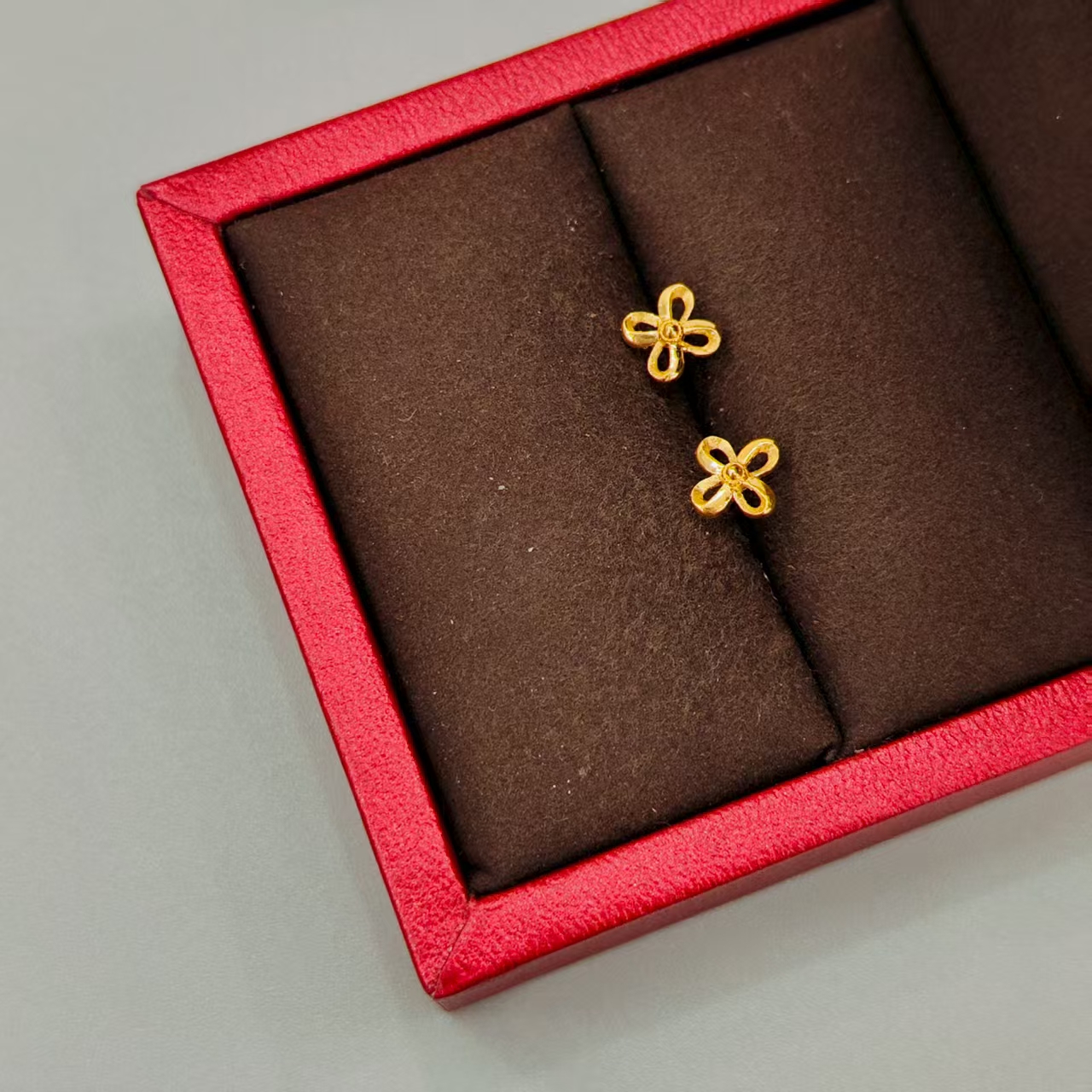 珺铺黄金 足金999【二店】镂空蝴蝶结四叶草直针耳钉简约Ins设计