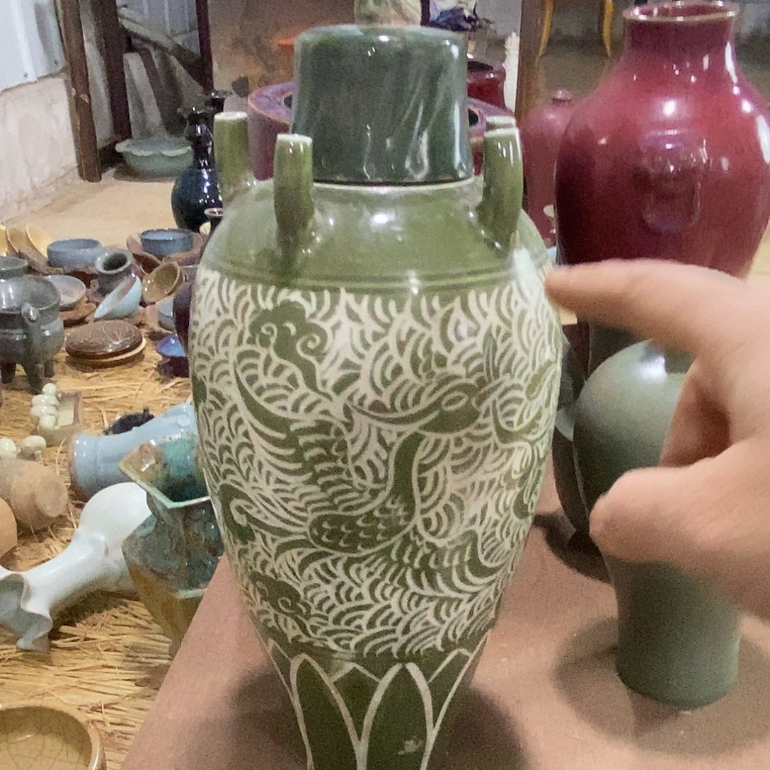 成***.瓷片定窑的五官瓶烂的