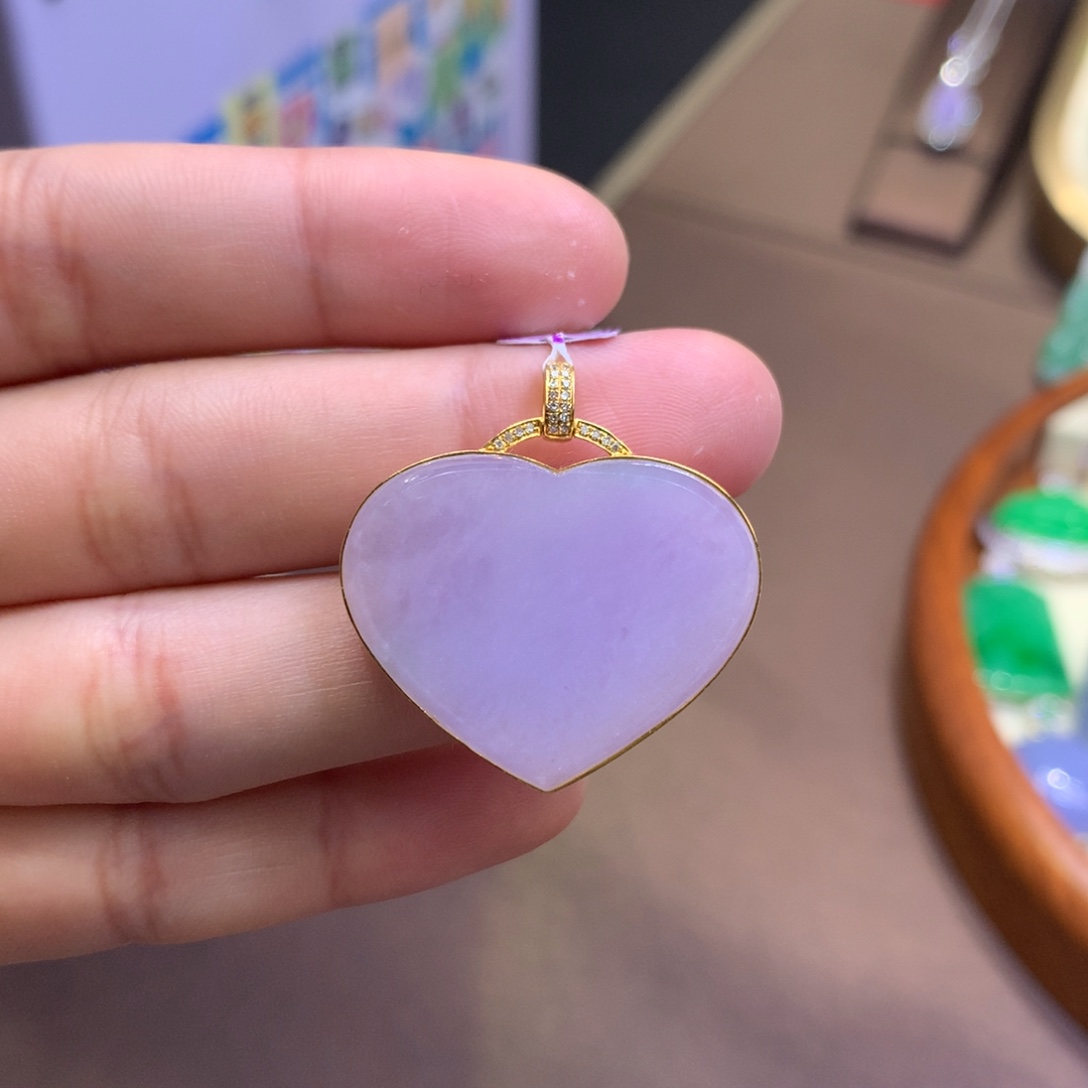 翡翠18K金镶嵌颈饰翡翠