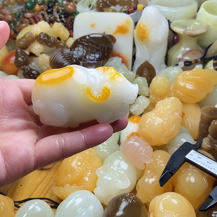 完全开放手把件牛