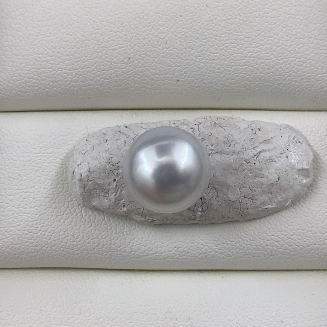 未镶嵌澳白冷银光12-13mm不退不换海水珍珠